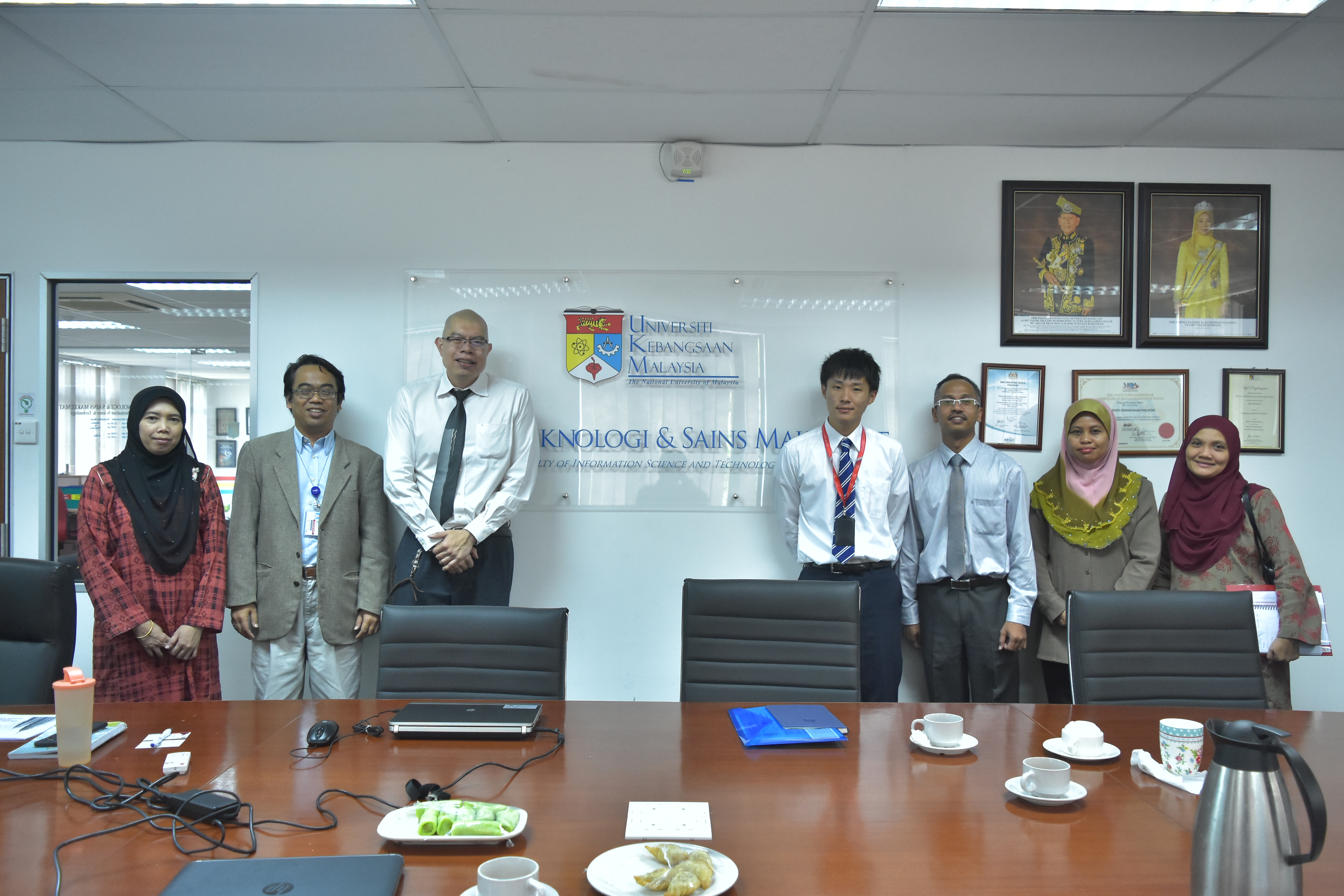 UKM 3074